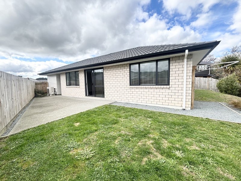5 Rewarewa Way, Timberlea, Upper Hutt - Carousel 16
