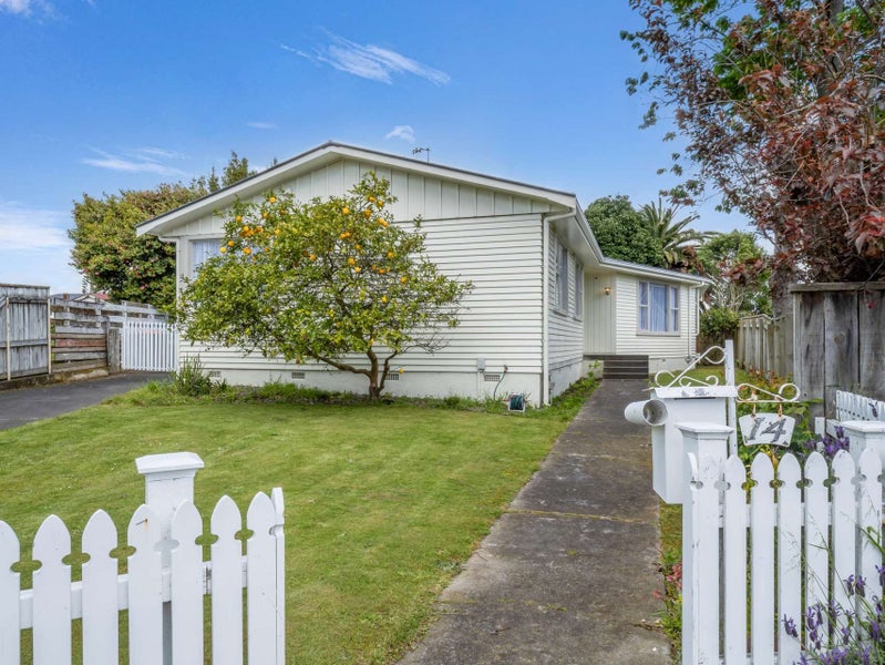 14 Antrim Place, Hokowhitu, Palmerston North - Carousel 2