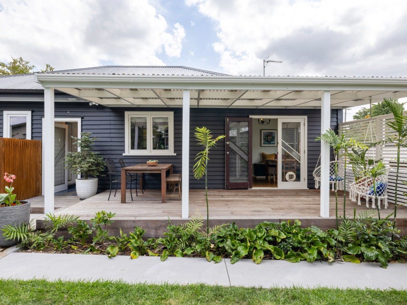 8 Naylor Street, Hamilton East, Hamilton - Carousel 2