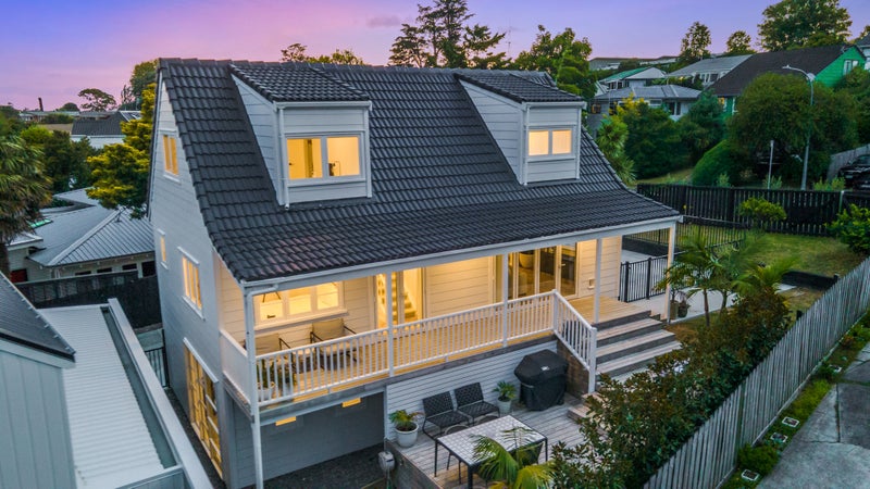 17 Kitewao Street, Northcote, Auckland - Carousel 1