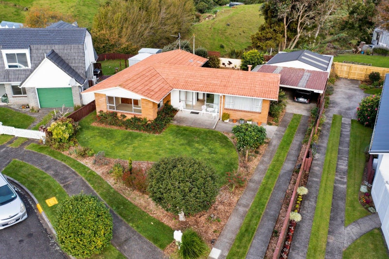 8 Warren Place, Frankleigh Park, New Plymouth - Carousel 22