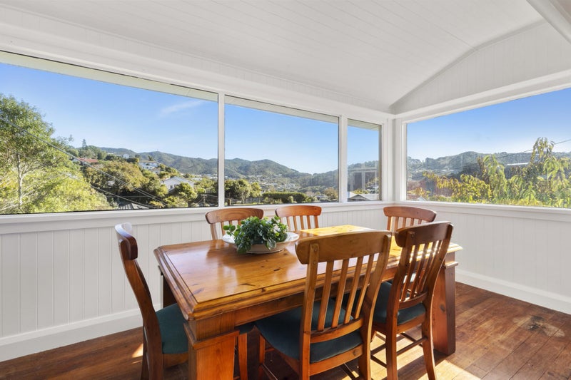 17 Burrows Avenue, Karori, Wellington - Carousel 2