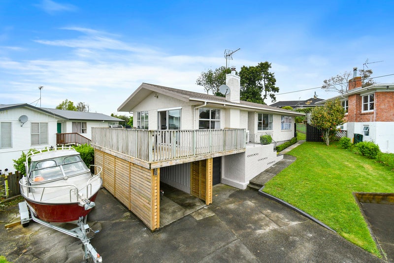 15 Rembrandt Place, Opaheke, Papakura - Carousel 1