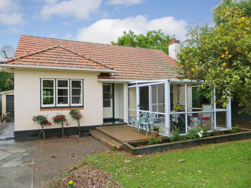 216 College Street, West End, Palmerston North - Carousel 1