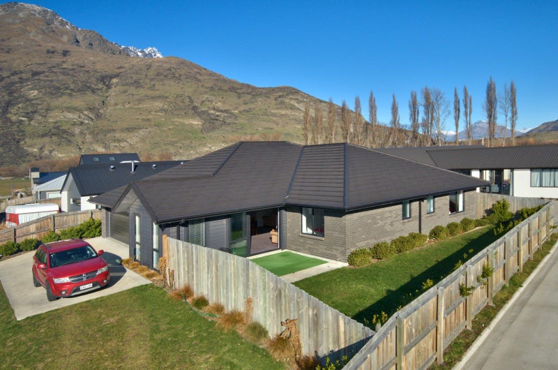 25 Headley Drive, Lower Shotover, Queenstown - Carousel 1