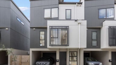 14 Mina Way, Browns Bay, Auckland - Carousel 1