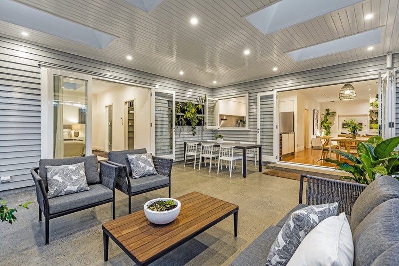 12 Harapaki Road, Meadowbank, Auckland - Carousel 1