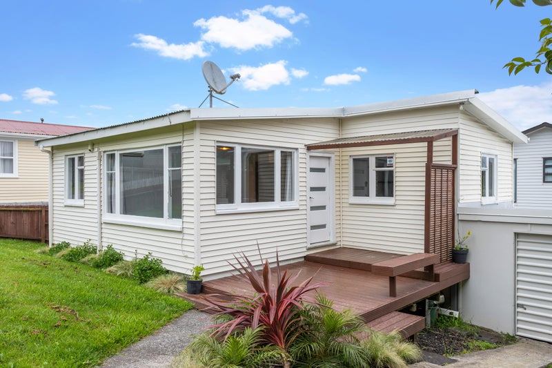 6 Gaede Terrace, Sunnyvale, Auckland - Carousel 1