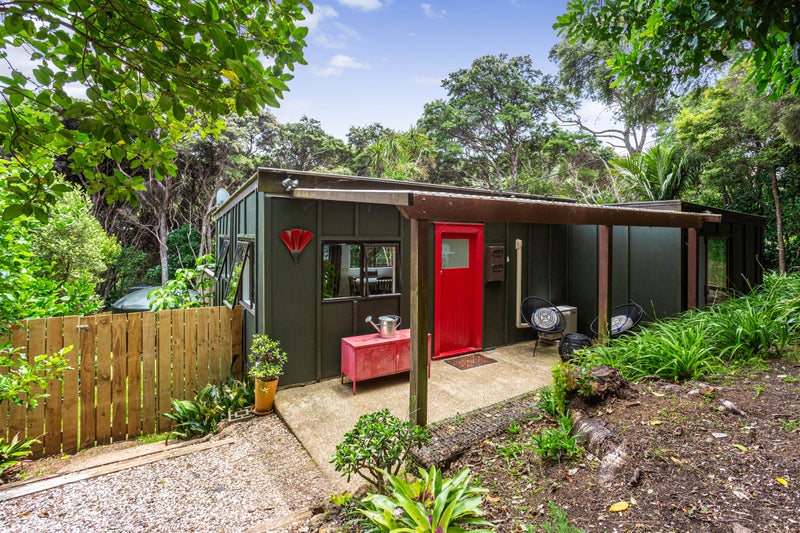 48 O'Brien Road, Omiha, Waiheke Island - Carousel 1