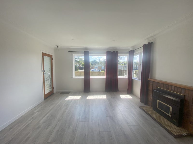 72 Godley Road, Green Bay, Auckland - Carousel 2