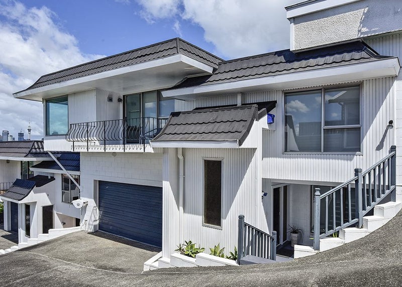 2/47 Clarence Street, Devonport, Auckland - Carousel 1