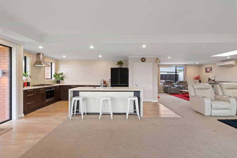 98 Hoffman Court, Waikiwi, Invercargill - Carousel 2