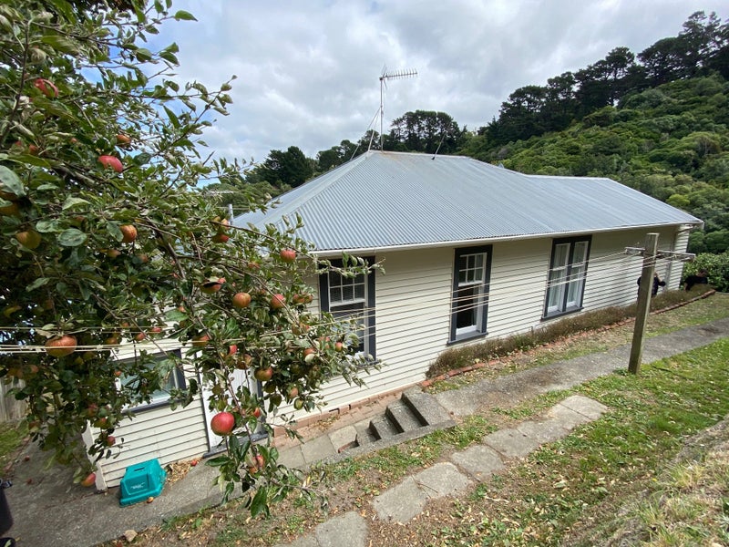 8 Hapua Street, Hataitai, Wellington - Carousel 1
