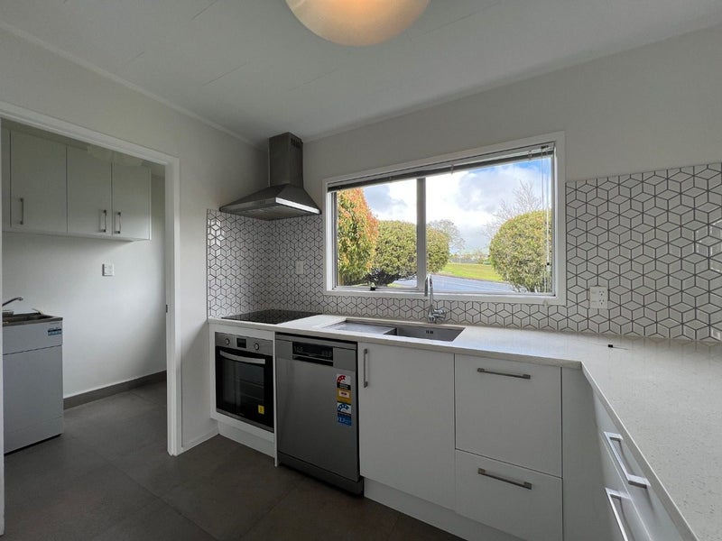 21 Meadowood Drive, Unsworth Heights, Auckland - Carousel 2