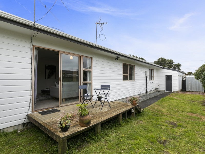 2/28 Ariki Street, Boulcott, Lower Hutt - Carousel 1