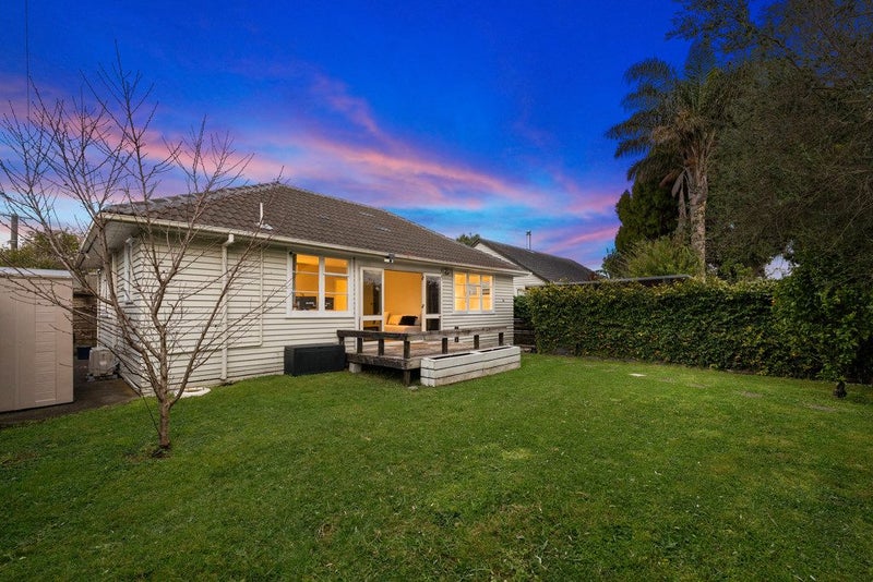 1B Bellgrove Place, Avondale, Auckland - Carousel 2