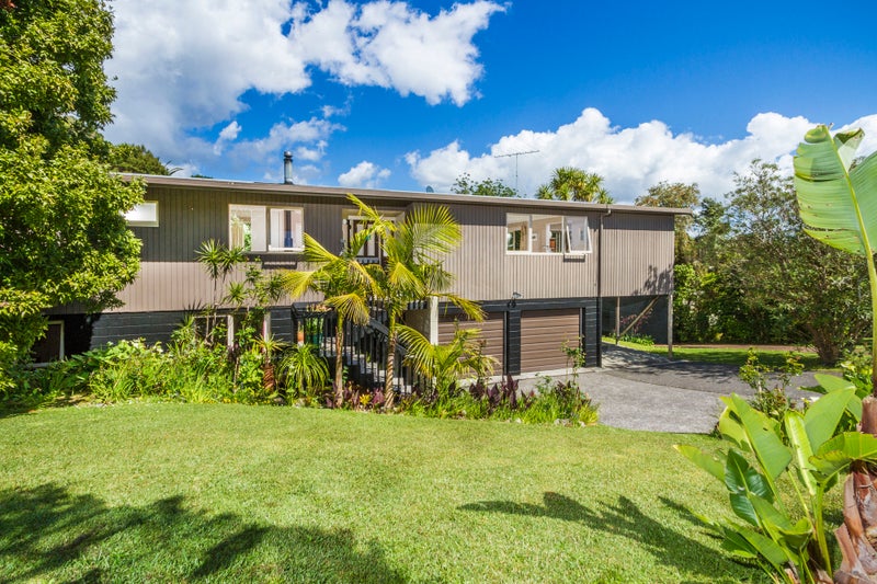 186 Beach Road, Campbells Bay, Auckland - Carousel 1