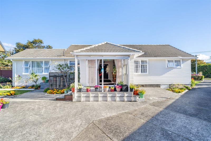 13 Weka Grove, Elderslea, Upper Hutt - Carousel 2