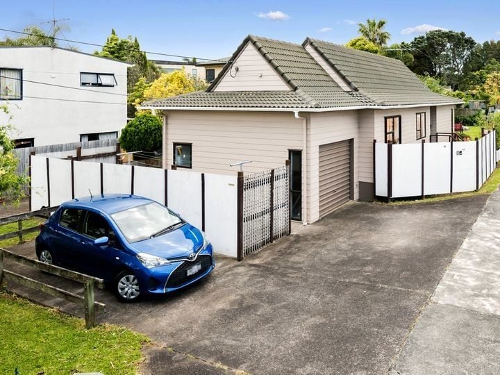 2/13 Ocean View Road, Hillcrest, Auckland - Carousel 11