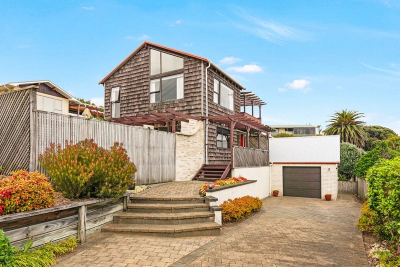 10 Napier Grove, Waikanae Beach, Waikanae - Carousel 2