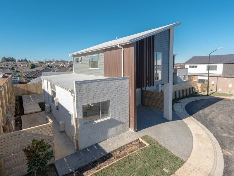 9 Springside Court, Huntington, Hamilton - Carousel 1
