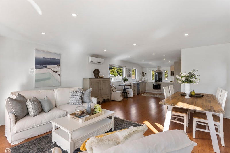 10B Holland Avenue, Point England, Auckland - Carousel 2