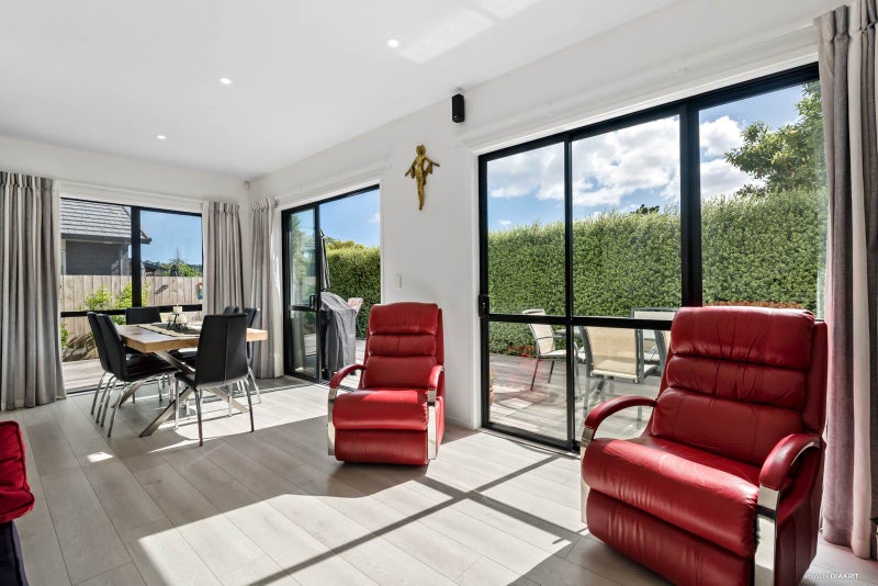 20 Marie Costello Way, Beach Haven, Auckland - Carousel 2