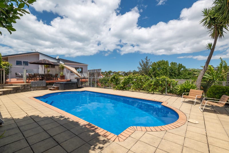 7 Charmaine Road, Torbay, Auckland - Carousel 1