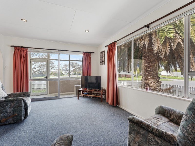 2 Newton Place, Westbrook, Palmerston North - Carousel 2