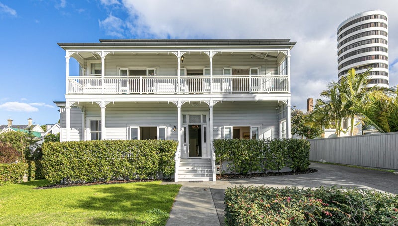 1 Westwood Terrace, Saint Marys Bay, Auckland - Carousel 1