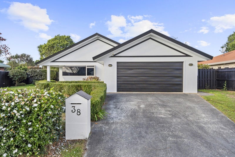 38 Bouverie Crescent, Flagstaff, Hamilton - Carousel 13