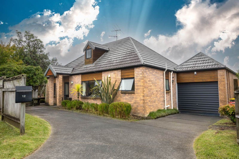 12 Skybird Place, Glen Eden, Auckland - Carousel 1