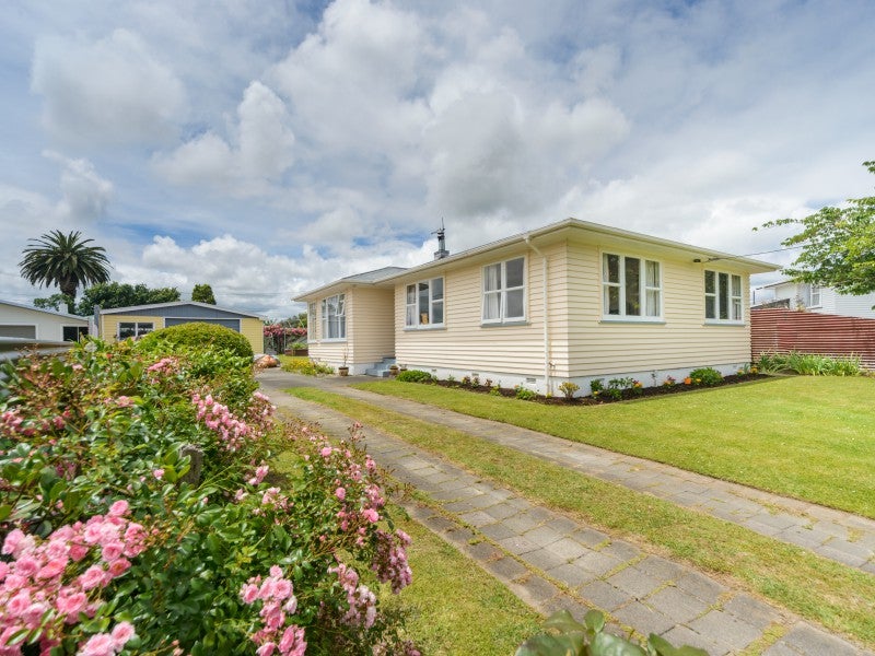 4 Dundas Place, Awapuni, Palmerston North - Carousel 1