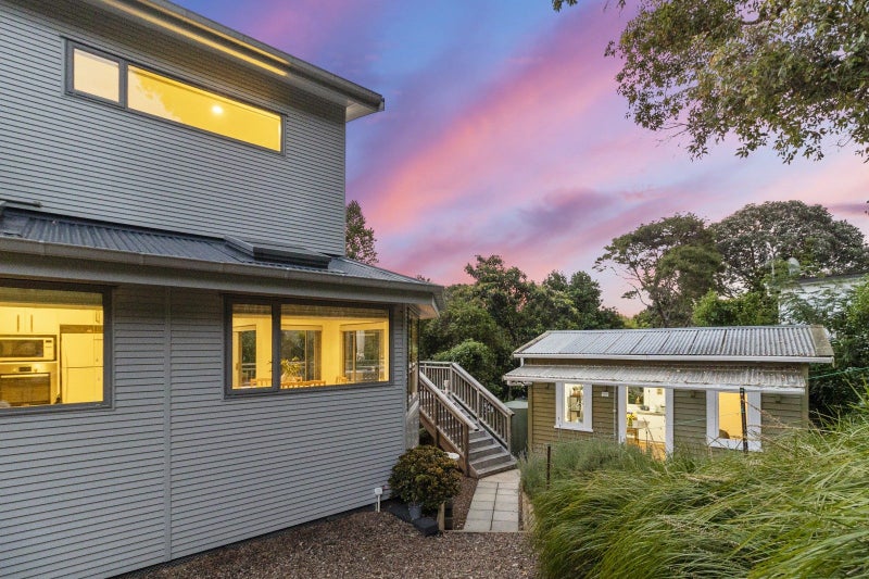 16 Hill Road, Palm Beach, Waiheke Island - Carousel 2