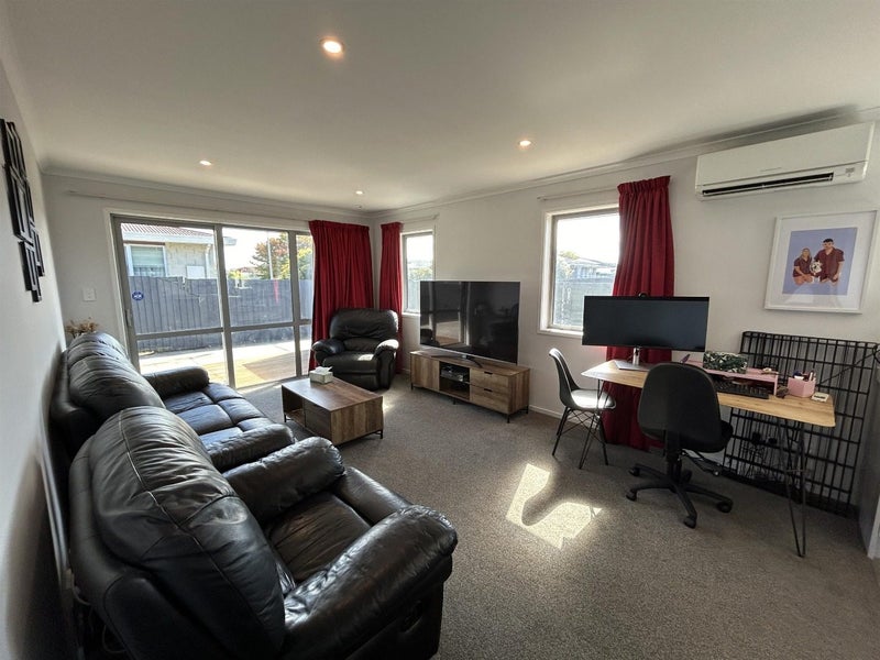 3 Tamarisk Place, Parklands, Christchurch - Carousel 2