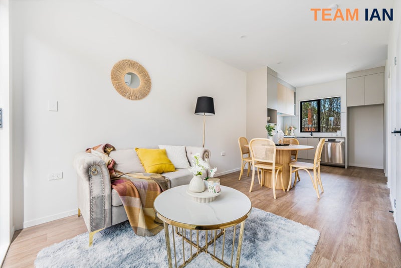 442 Old Te Atatu Road, Te Atatu Peninsula, Auckland - Carousel 1