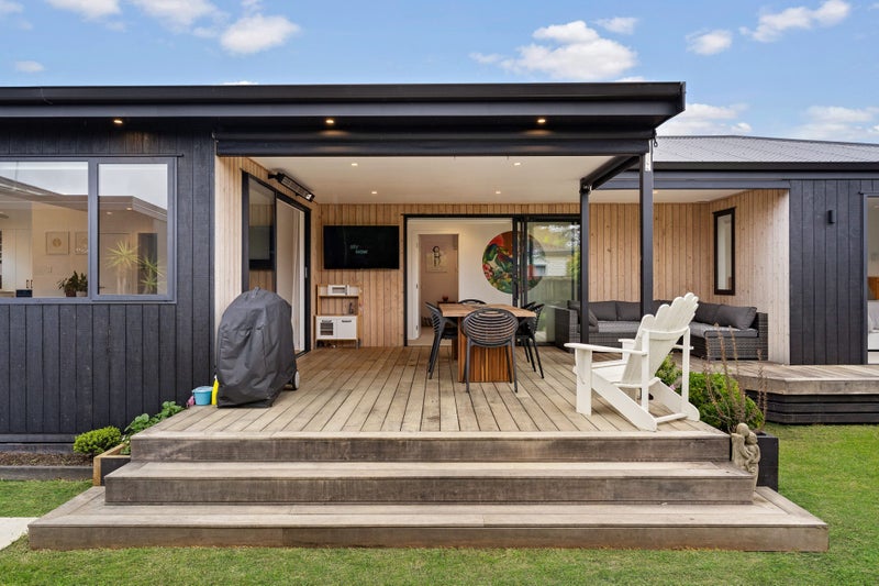 726A Te Atatu Road, Te Atatu Peninsula, Auckland - Carousel 2