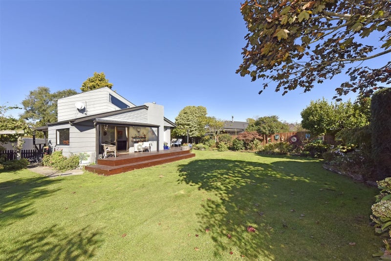 7 Hannah Place, Redwood, Christchurch - Carousel 2