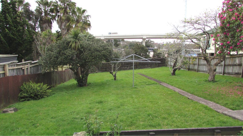58 Alberta Street, Point Chevalier, Auckland - Carousel 12