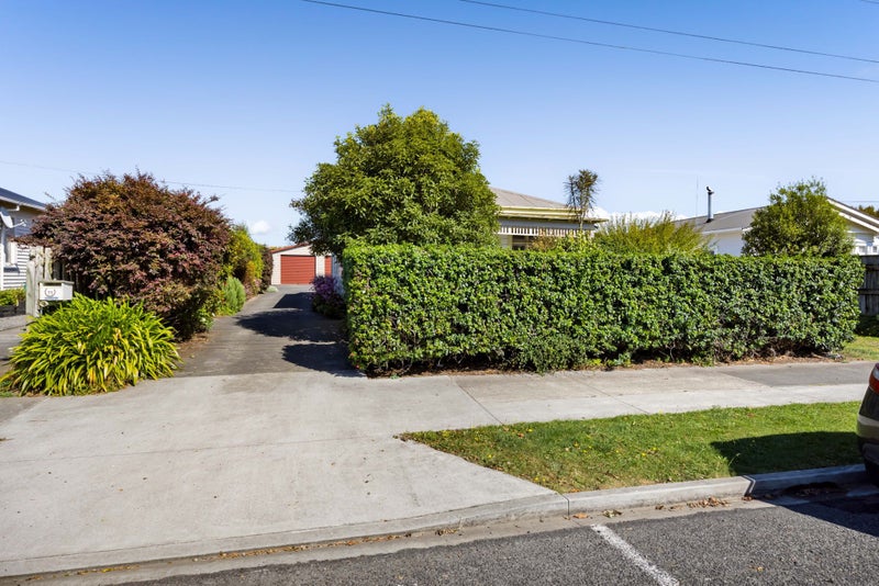 77 Swansea Road, Stratford - Carousel 44