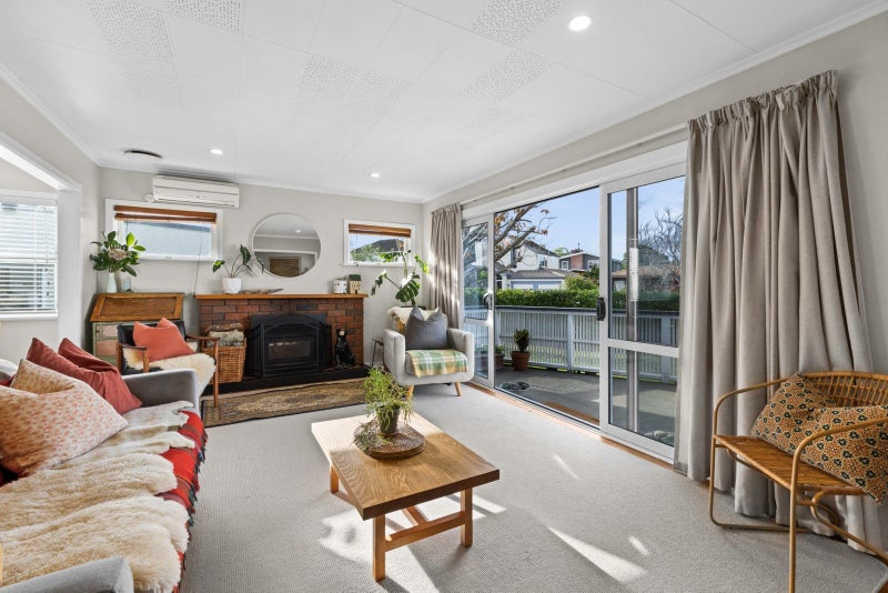 2A McKenzie Avenue, Marewa, Napier - Carousel 1