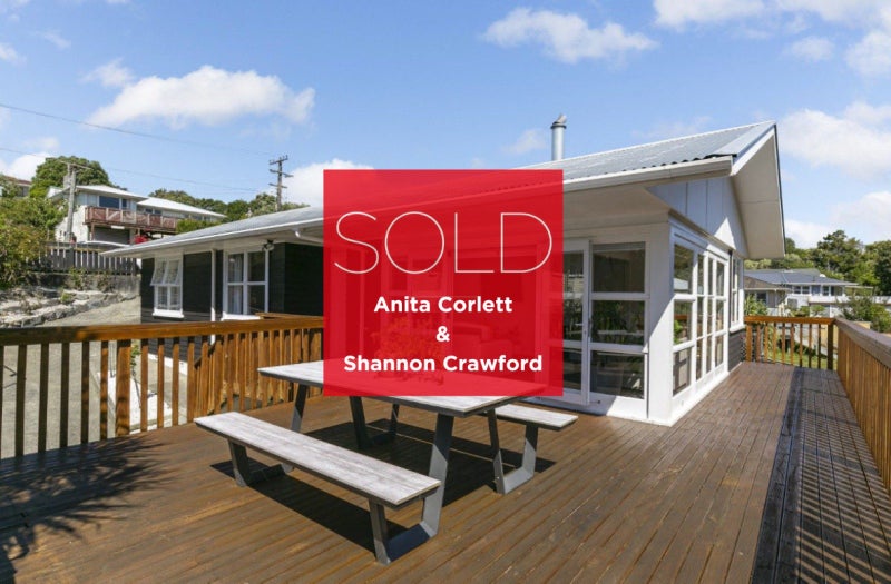 23 Lynda Avenue, Paparangi, Wellington - Carousel 1