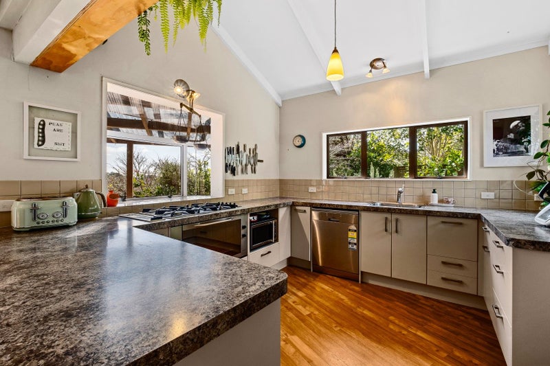 7 Honnor Place, Hurdon, New Plymouth - Carousel 1