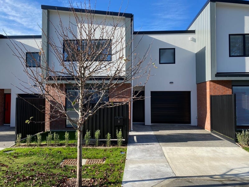 8 Breakwater Way, Whitby, Porirua - Carousel 1