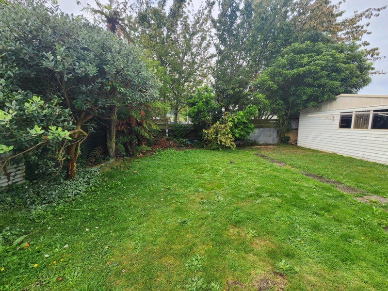 14 Pearce Crescent, Taita, Lower Hutt - Carousel 29