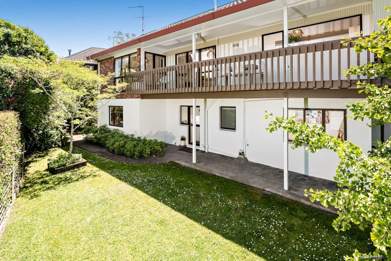 2/166 Onewa Road, Northcote, Auckland - Carousel 2