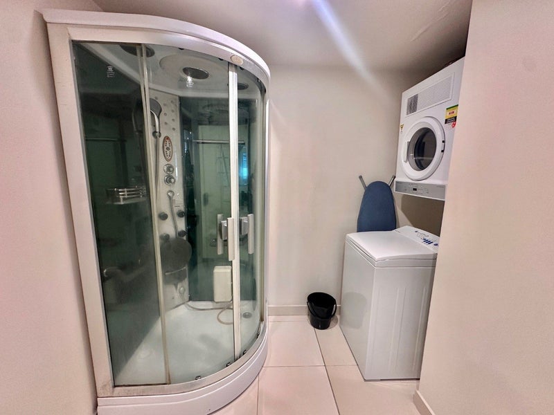 304/332 Lambton Quay, Wellington Central, Wellington - Carousel 9