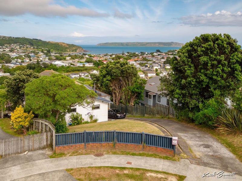 22 De Castro Place, Titahi Bay, Porirua - Carousel 1