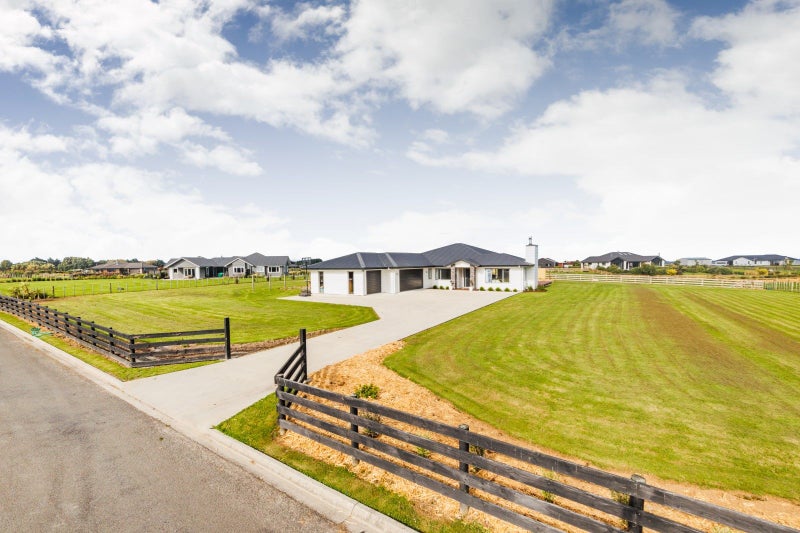 9 Mataki Lane, Halcombe, Feilding - Carousel 1