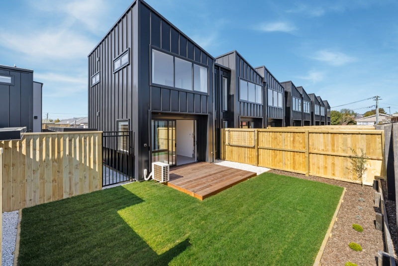 8/9 Marcroft Street, Woolston, Christchurch - Carousel 12